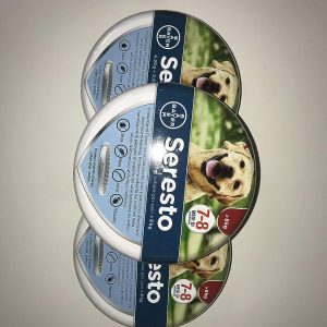 Seresto di Bayer Lot de 3 colliers antiparasitaire pour chien, jusqu’à 8 kg, contre les puces et les tiques, 70 cm